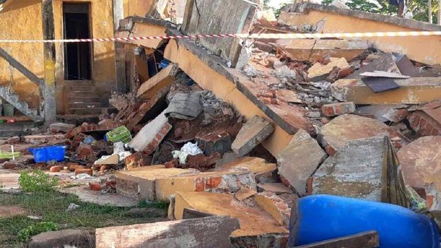 Fence collapses, kills two in Lagos