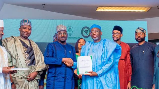 Jigawa Governor signs MoU with REA to promote renewable energy devt, access