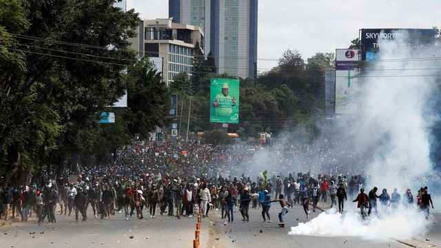 Kenya police deploy teargas at protesters