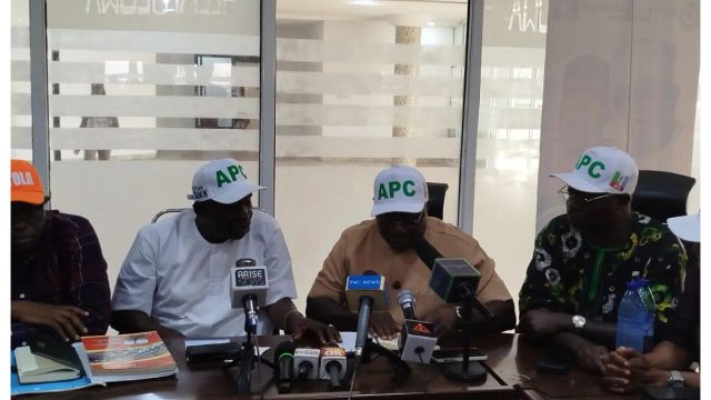 Osun State APC and PDP have locked horns over Olaiya Flyover due to safety concerns
