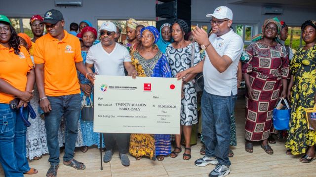Foundation empowers traders with N20m loan, offers scholarship to prospective undergraduates