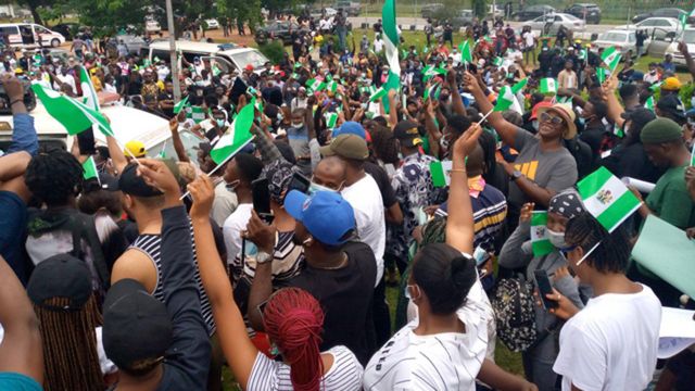 Democracy Day: Youth groups threaten showdown with anti-Tinubu protesters