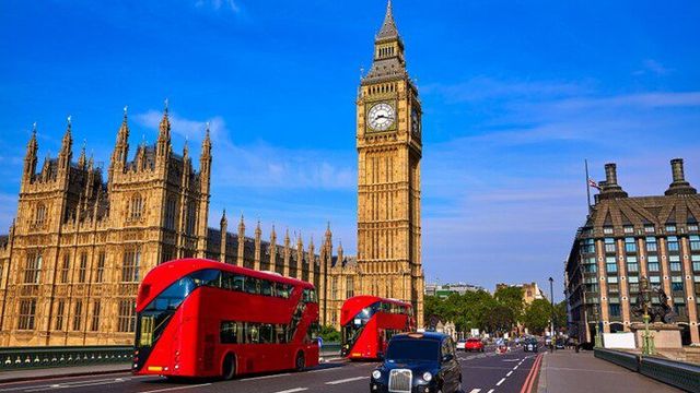 UK visa applications fall by 35% following new immigration regulations