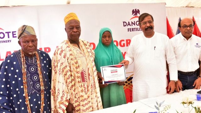 Dangote Refinery awards scholarships to 473 Students