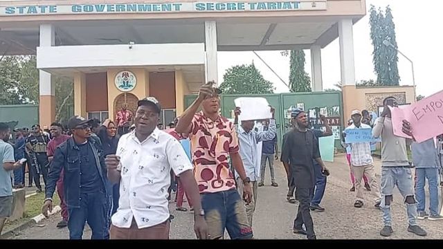 Osun Youths protest alleged politicisation of National Youth Confab list, demand inclusion
