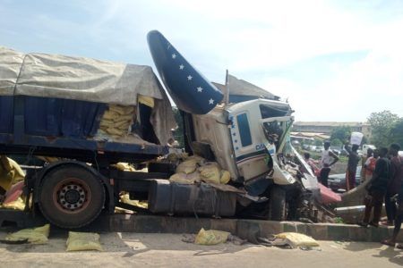 Four dead after car overturns in violent confrontation on Abuja Expressway