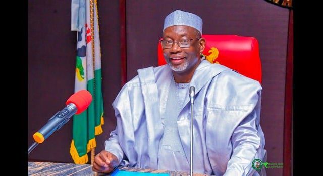 Gov. Namadi presents best teachers award to motivate educators in Jigawa