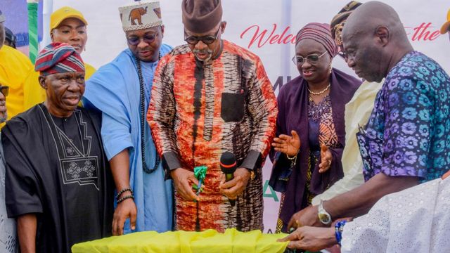 Abiodun commissions Ojodu Abiodun-Denro-Ishasi-Akute road