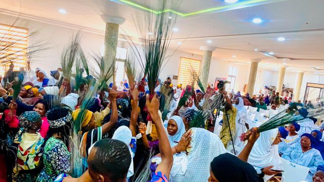 Hundreds defect to APC as Osun Central Senatorial district Women Wing hosts special new year prayer