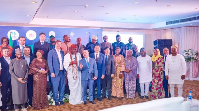 Ooni hosts Kazakhstan delegation, lauds Tinubu’s economic reforms