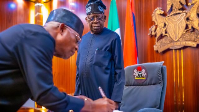 New Rivers sole administrator, Ibok-Ete Ibas takes oath of office