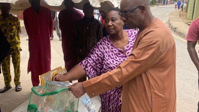 Lagos LG Poll: APC’s Olabinjo, Rosiji cast votes in Ojokoro, hails hitch-free exercise