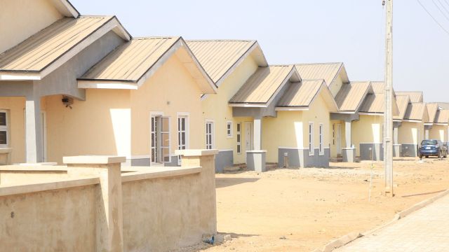 FHA commissions 100 housing units in Oyo, unveils plans for 1,000-unit estate