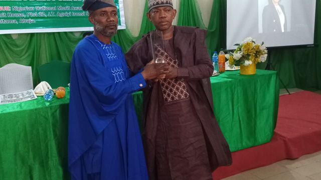 NIWA MD, Oyebamiji bags the icon of diligence in service merit award