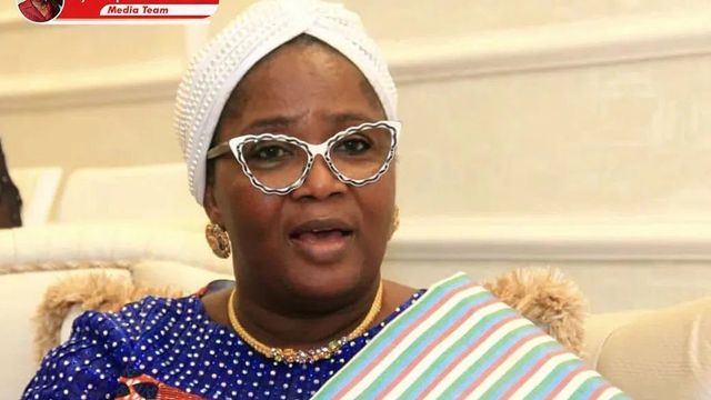 Tinubu’s daughter urges Lagos market women to warn children against protests