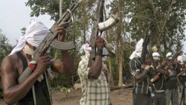 Gunmen attack Oyo community, abduct school principal, students
