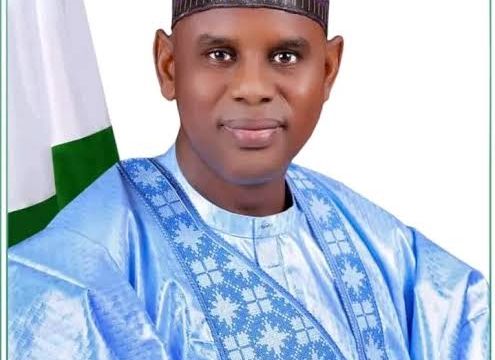 Works Minister delivers emergency aid to combat cholera in Sokoto