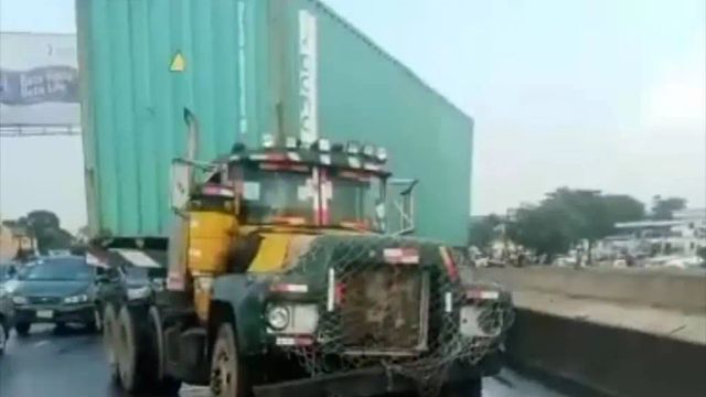 Truck driver crushes revenue collector to death along Lagos-Ibadan Expressway