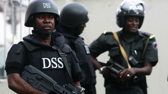 DSS frees detained journalists, apologises to NUJ