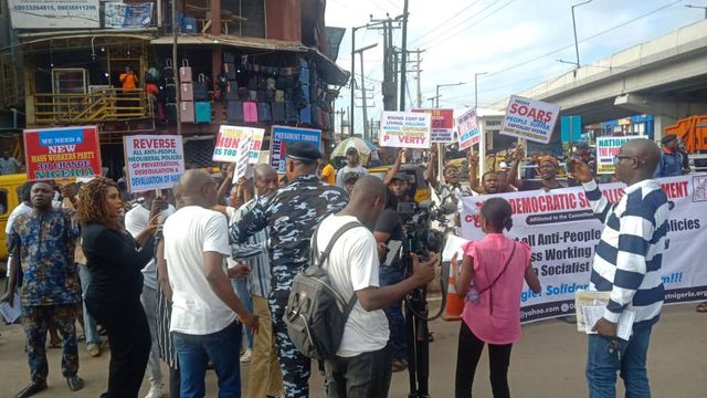 ‘Let the poor breathe,’ protesters tells Tinubu, storm Lagos amid heavy security presence