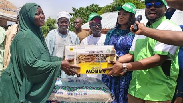 Kwara distributes inputs to 3,000 farmers, partners IDH to boost livestock, grain production