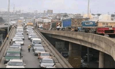 Lagos warns FG of imminent collapse of Apapa bridge, port roads