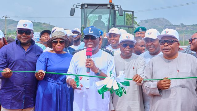 Aiyedatiwa flags-off construction of Akure-Ijare road
