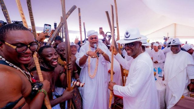 Sanwo-Olu receives Opambata as Adamu Orisa Play 2025 begins in Lagos
