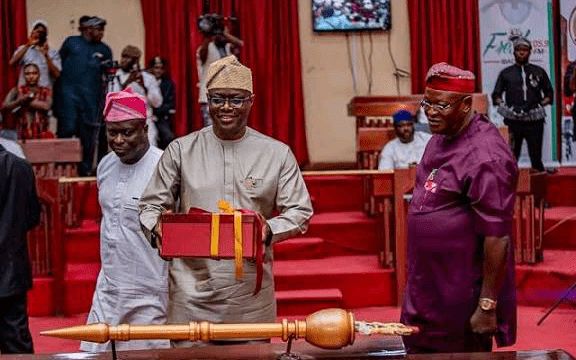 Makinde signs N892bn 2026 budget, prioritizes production over consumption