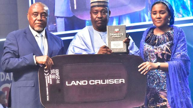 Dangote Splashes N15bn in gifts, cash on Cement Distributors at Awards Nite