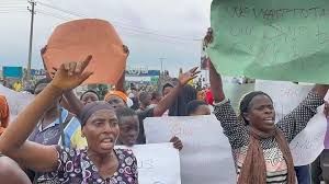 Demolition: Residents stage protest at Lagos Assembly, seeks Sanwo-Olu’s intervention