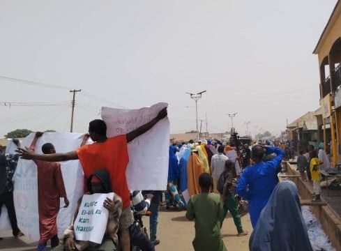 Kaduna youths protest to demand continued detention of El-Rufai