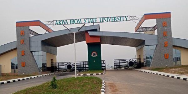 APC National Chairman donates N100m to Akwa Ibom University for research purposes