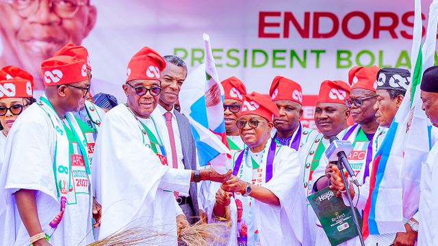 Oyetola declares Osun APC a united family as PDP heavyweights defect