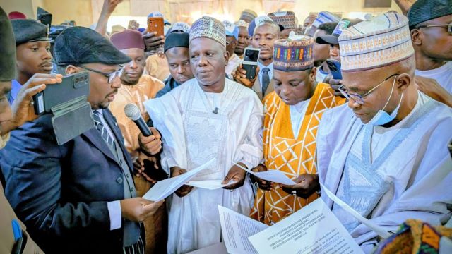 APC swears in party Chairmen in Yobe
