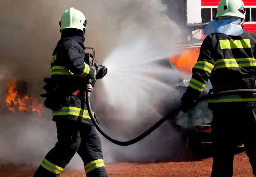 Firefighters save millions in tumfure quarters rescue