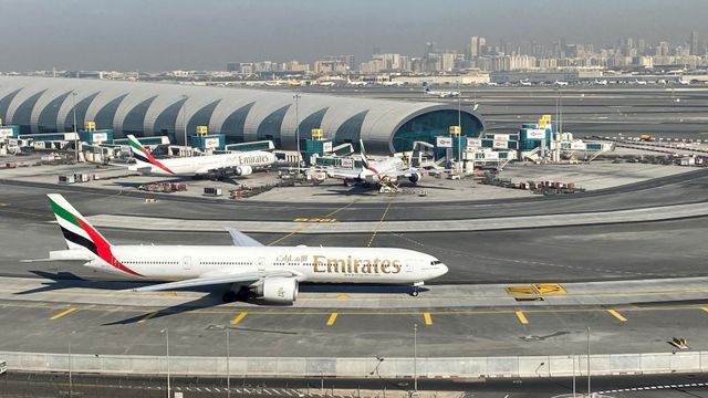 UAE airlines resume limited flights amid airspace restrictions