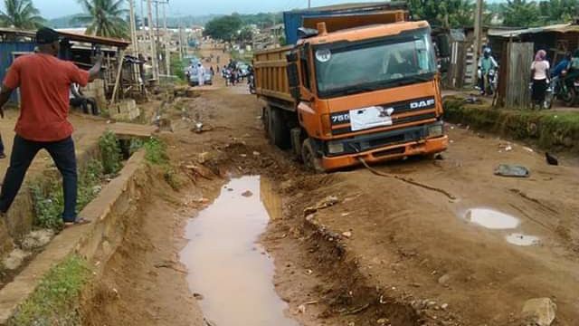 Ibadan residents cry out over deplorable state of road