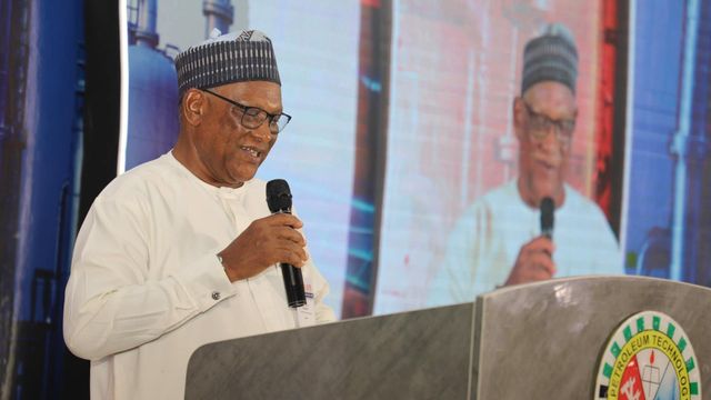 Mohammed calls for tech, investment boost in oil sector