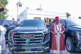 Bauchi Governor gifts Emirs, District heads brand new vehicles