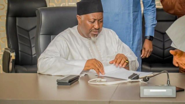 Defence minister reaffirms Nigeria’s commitment to regional security cooperation