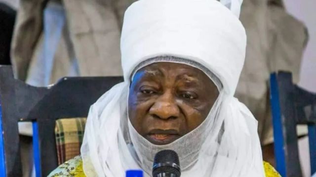 Arafat: Emir of Ilorin greets Nigerians in Saudi Arabia
