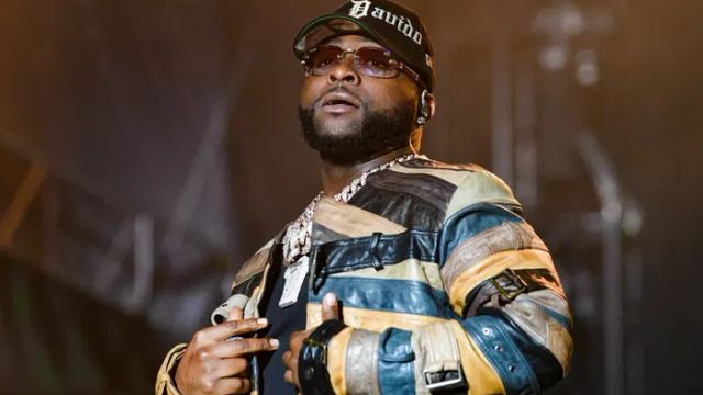 Fans celebrate Davido’s 15 years on stage