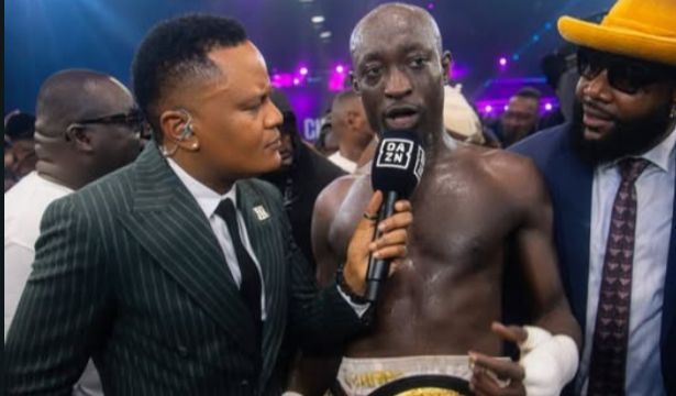Carter Efe defeats Portable in celebrity boxing bout