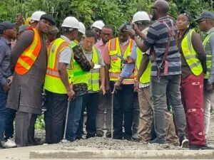Umahi directs suspension of Ibadan-Ife-Ilesa Road reconstruction