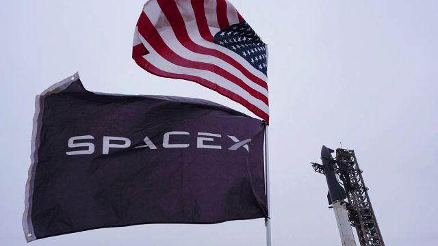 SpaceX makes historic Nasdaq debut