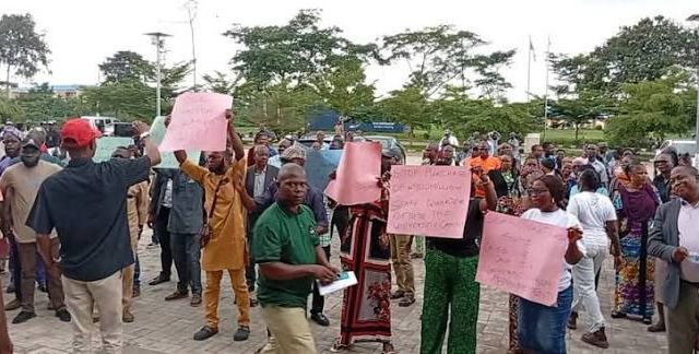 UNIOSUN VC leads protest, as newly recruited Army personnel molests Students