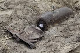 Thousands evacuated as experts prepare to defuse WWII bomb in Potsdam