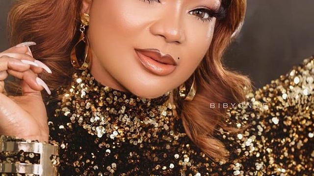 Nollywood actress, Foundation donate food, medical items to 500 widows in Enugu