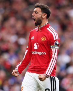 EPL: Fernandes fires Manchester United to 5-2 win over Ipswich